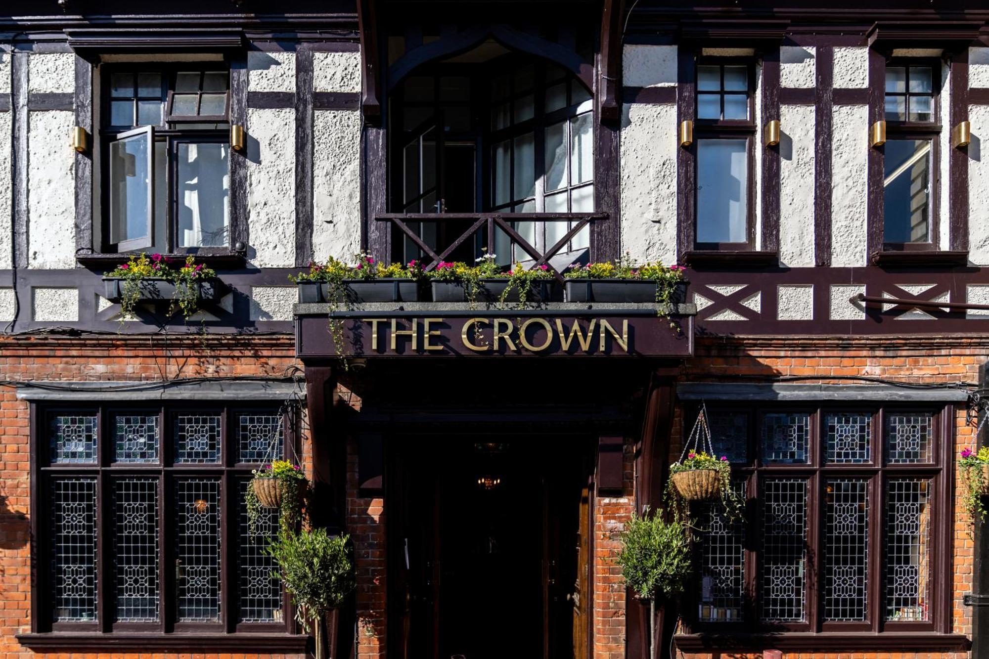 Crown Hotel Chertsey Kültér fotó
